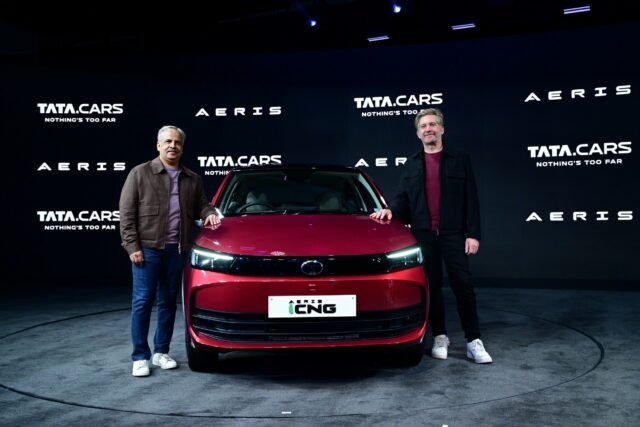 Tata Aeris Launched in India, Prices Start at ₹5.29 Lakh Image 4 - Mr. Anand Kulkarni, Chief Product Officer & HV Engineering, Tata Mo (1).Martin Uhlarik, Chief Design Officer, Tata Motors & Executive Director, TMDTC with the All New Aeris in Nitro Crimson (Launch